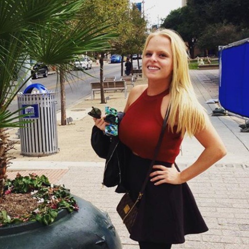 Meet your Posher, Ashley